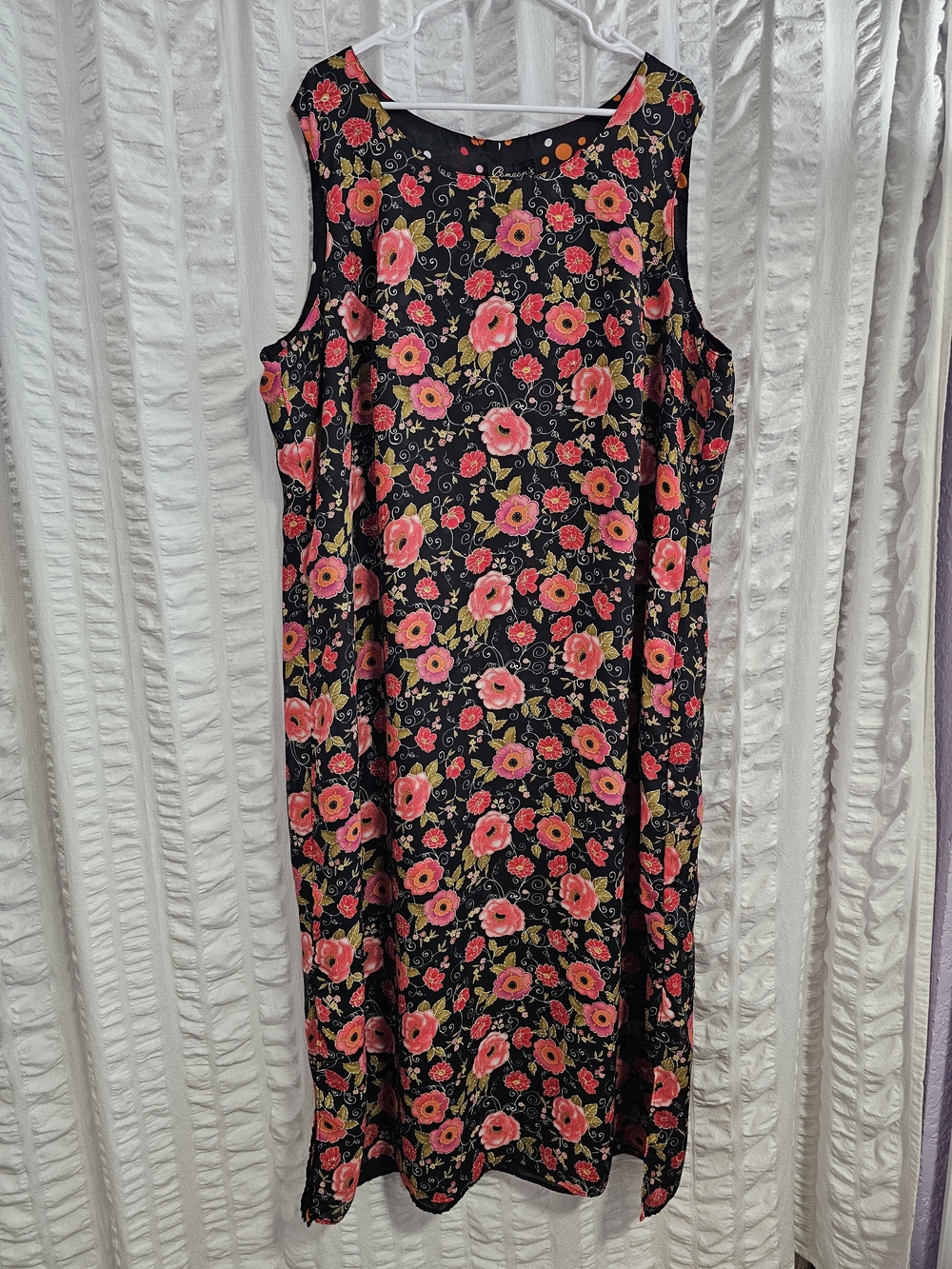 Vintage Sleeveless Boho Black Midi Shift Dress with Pink Chintz Floral Print 24W